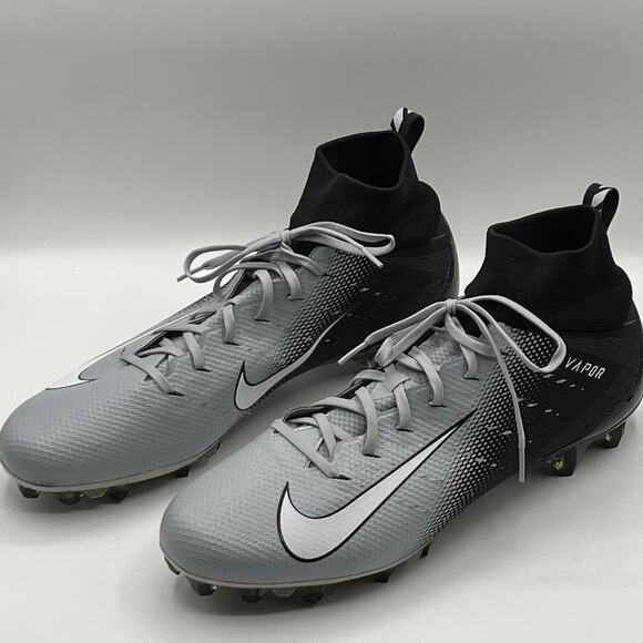 Vapor Untouchable Pro Speed 3 TD Black/Gray Football Cleat AO3021-005 Sz 16 NEW